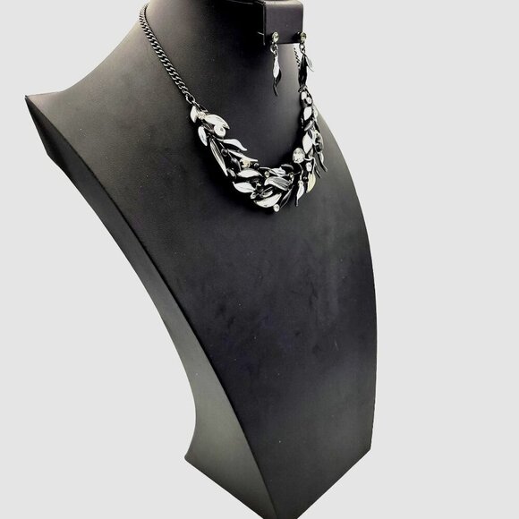 Elegant Retro Style Black & Silver Leaf Necklace & Earrings Set Rhinestones - Picture 4 of 9
